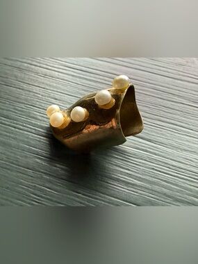 Faris Bubble Pearl Ear Cuff Bronze